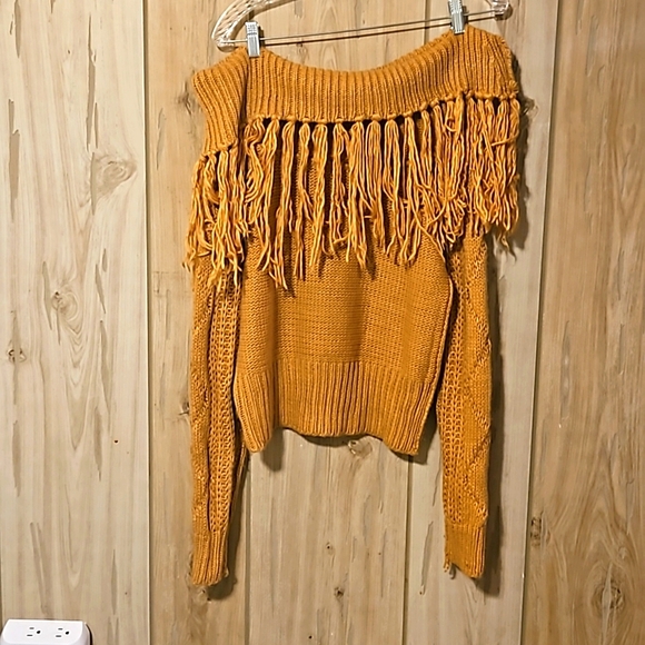 Off Should Fringe Sweater - Picture 1 of 1